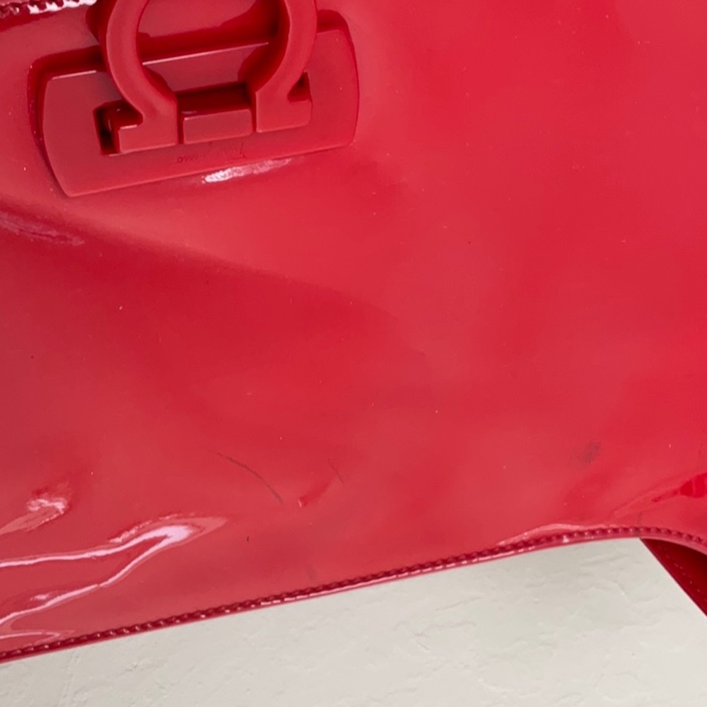Red bag - Picture 3 of 3